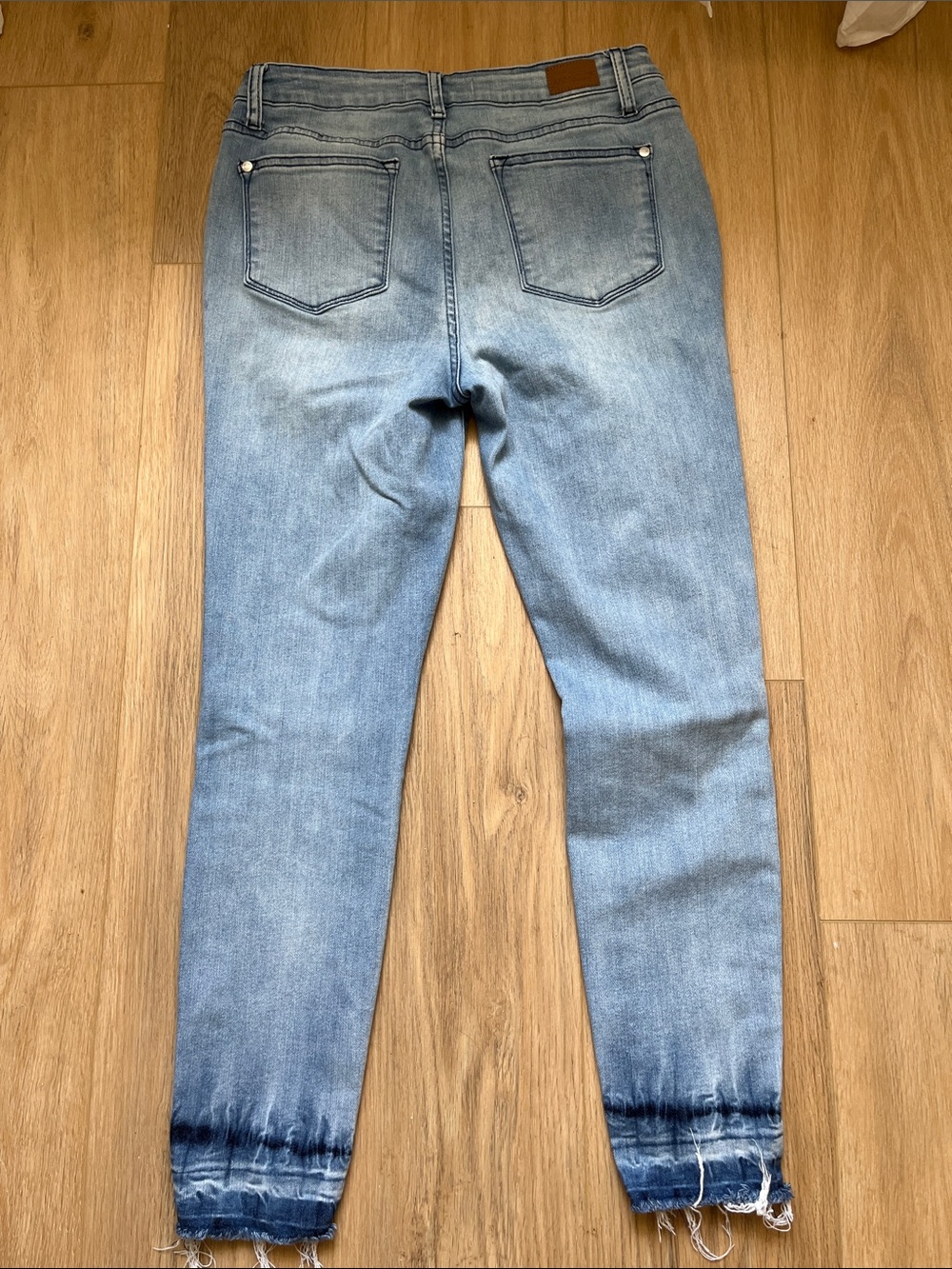Judy Blue Light Wash Skinny Jeggings with Raw Hem 9/29 - Picture 7 of 7